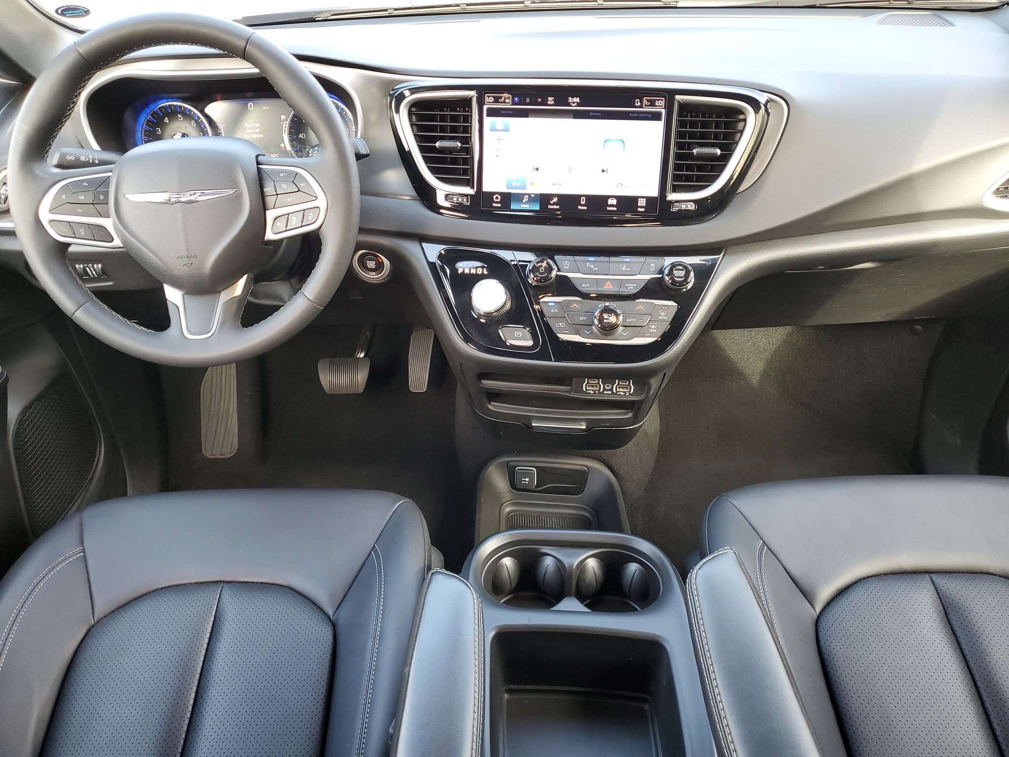 Used 2025 Chrysler Pacifica Select FWD image 25