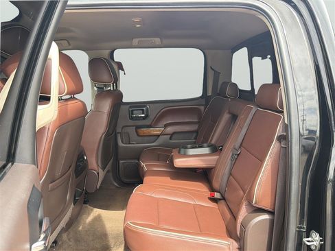 Used 2015 Chevrolet Silverado 1500 High Country w/ High Country Premium Package AWD/4WD image 16