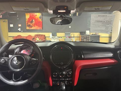 Used 2015 MINI Cooper 4-Door Hardtop w/ Media Package image 10