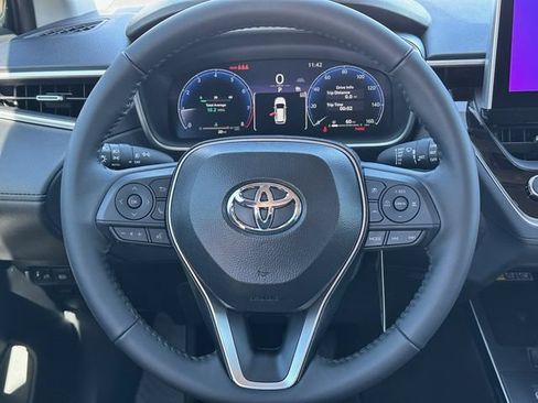 Used 2026 Toyota Corolla Cross XLE w/ Convenience Package FWD image 12