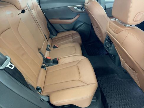 Used 2024 Audi Q8 Premium w/ Black Optic Package image 29