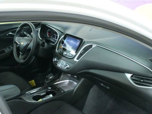 Used 2024 Chevrolet Malibu LT w/ Sport Edition FWD image 11