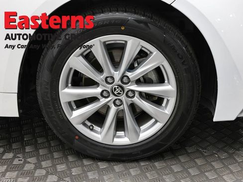 Used 2024 Toyota Corolla LE w/ LE Convenience Package FWD image 31