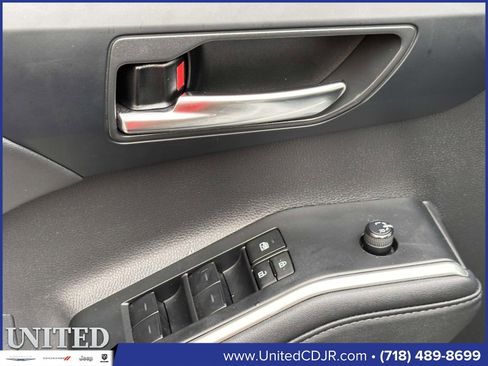 Used 2024 Toyota Highlander XLE image 11