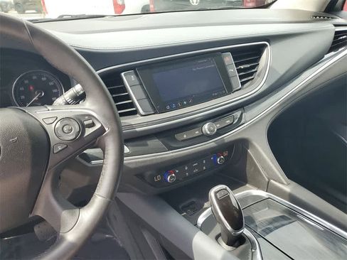 Used 2020 Buick Enclave Essence image 30