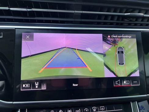 Used 2019 Audi Q8 Prestige AWD/4WD image 22