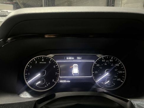 Used 2024 Nissan Pathfinder SV AWD/4WD image 26