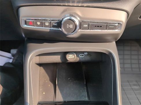 Used 2023 Volvo XC40 Recharge Ultimate w/ Protection Package Premier image 30