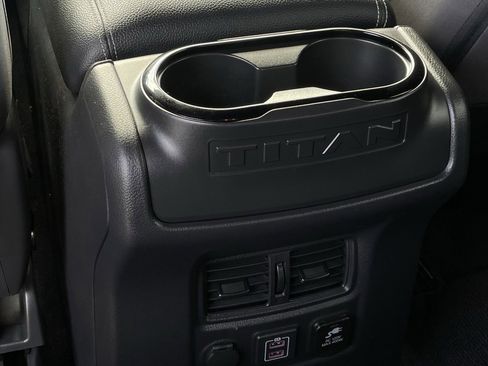 Used 2024 Nissan Titan SV w/ SV Convenience Package image 24