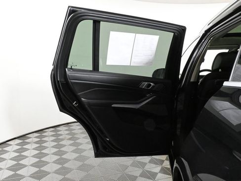 Certified 2024 BMW X7 xDrive40i w/ Premium Package image 32