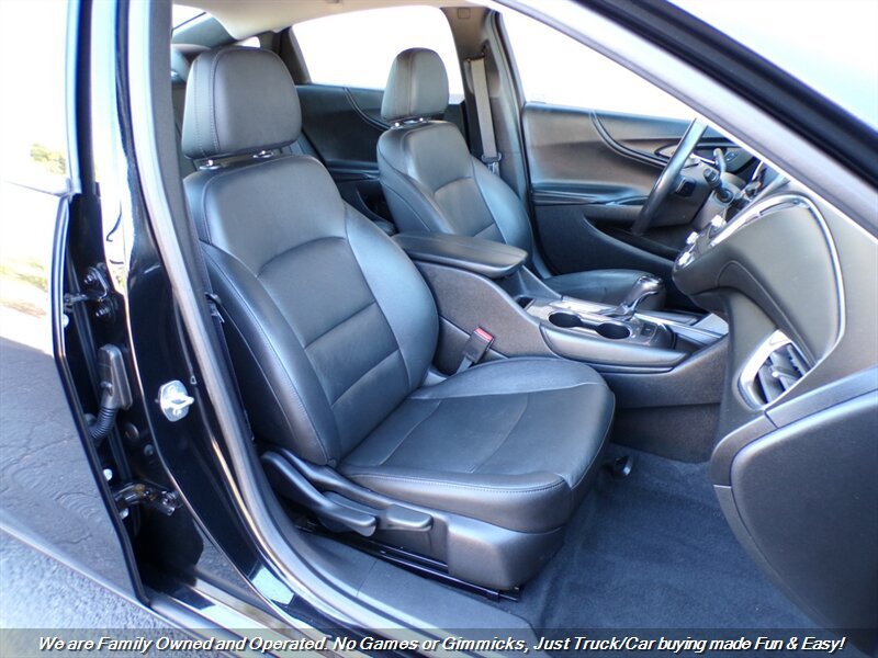 Used 2019 Chevrolet Malibu LT w/ Leather Package FWD image 27