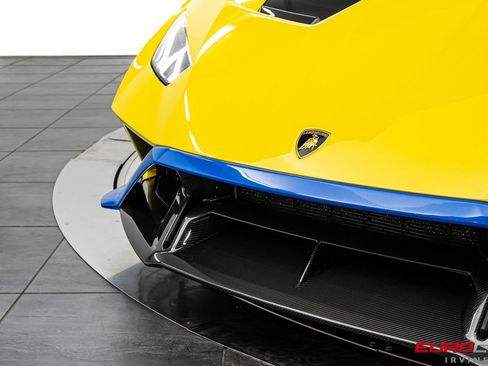 Used 2022 Lamborghini Huracan STO RWD image 10