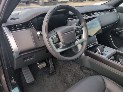 New 2026 Land Rover Range Rover Long Wheelbase SE AWD/4WD image 2