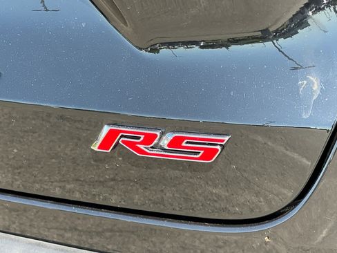 Used 2024 Chevrolet Trax RS w/ Sunroof Package FWD image 31