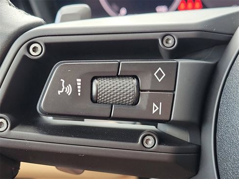 Used 2025 Porsche Cayenne E-Hybrid image 39