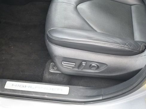 Used 2021 Toyota Highlander Limited AWD/4WD image 13