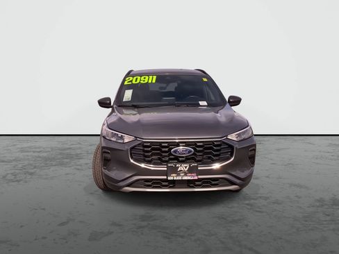 Used 2023 Ford Escape ST-Line image 3