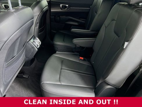 Used 2024 Kia Sorento EX image 5