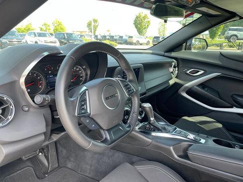 Used 2023 Chevrolet Camaro LT RWD image 9