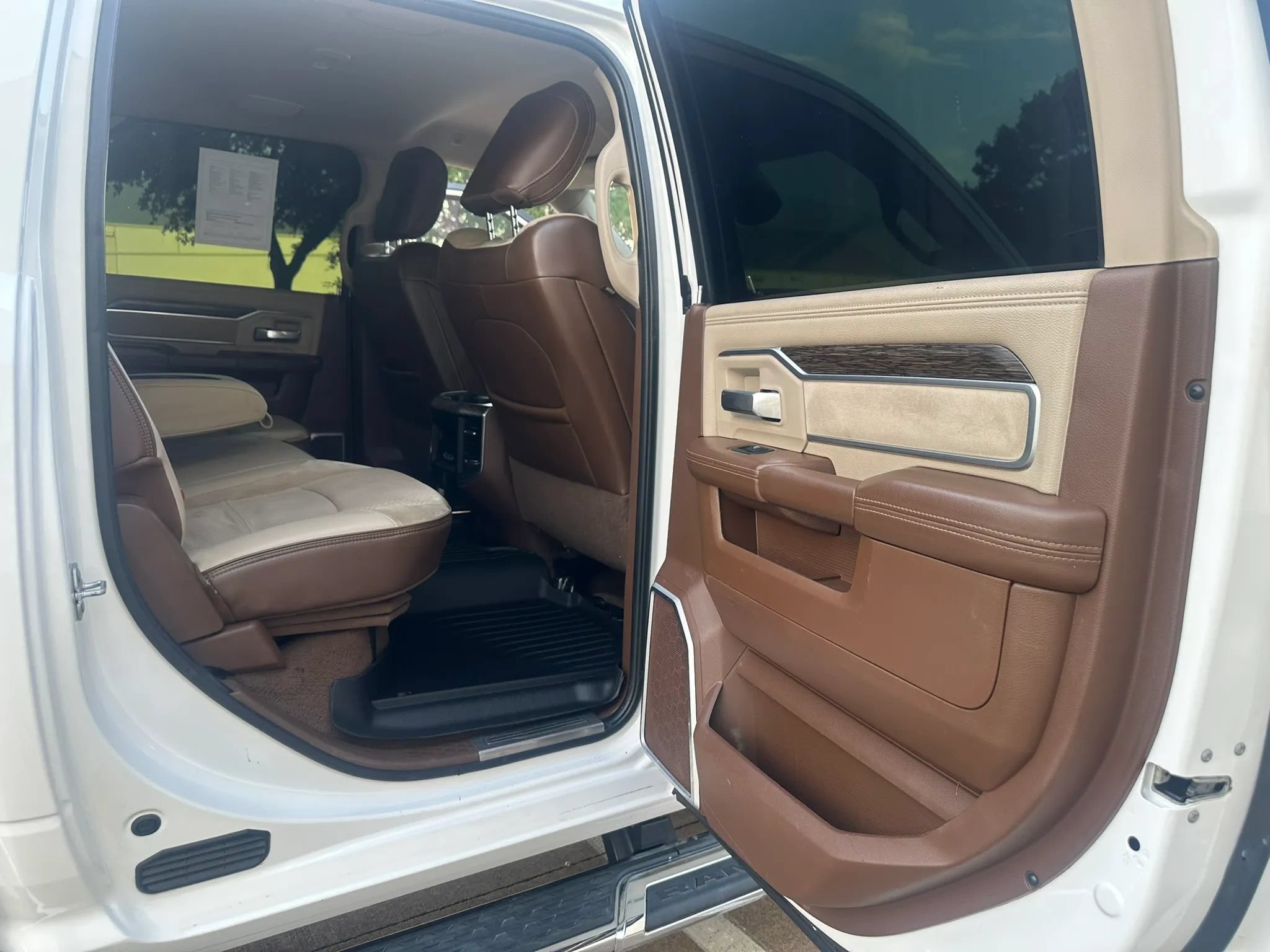 Used 2020 RAM 3500 Laramie AWD/4WD image 26