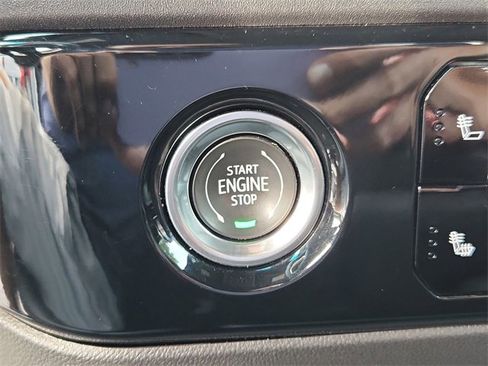 Used 2024 GMC Sierra 1500 SLT image 30