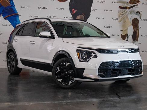 New 2023 Kia Niro Wave image 2