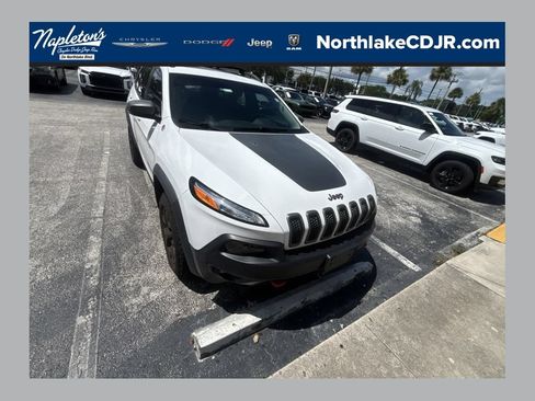 Used 2018 Jeep Cherokee Trailhawk w/ Comfort/Convenience Group AWD/4WD image 1