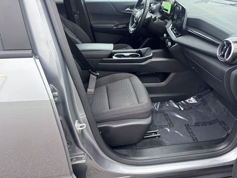 Used 2025 Chevrolet Equinox LT FWD image 30