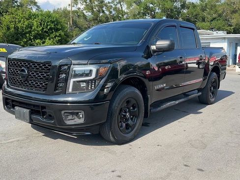 Used 2017 Nissan Titan S AWD/4WD image 3
