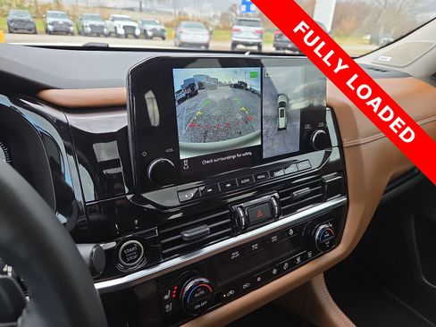 Used 2023 Nissan Pathfinder Platinum w/ Cargo Package image 18