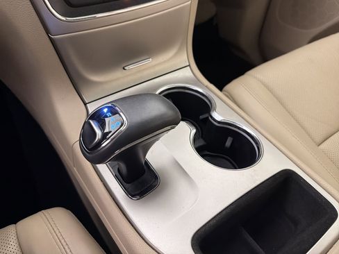 Used 2015 Jeep Grand Cherokee Limited w/ Luxury Group II RWD image 16