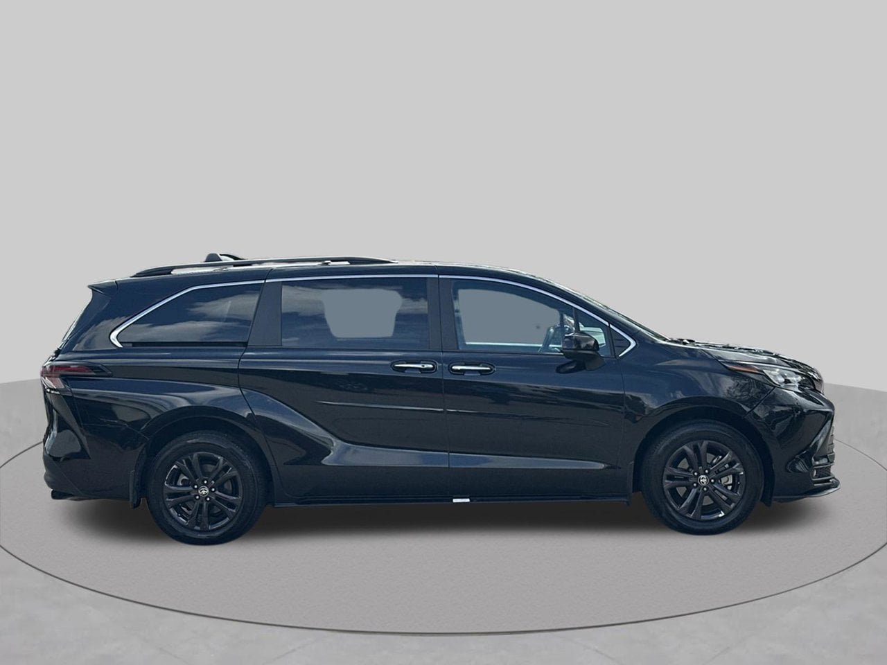 Used 2024 Toyota Sienna XLE Woodland Edition AWD/4WD image 6