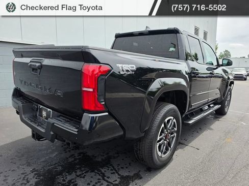 Used 2025 Toyota Tacoma TRD Sport AWD/4WD image 7