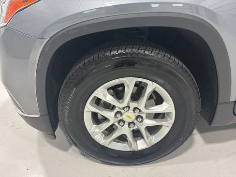 Used 2020 Chevrolet Traverse LT image 10