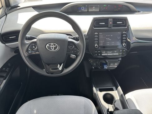 Used 2022 Toyota Prius LE FWD image 11