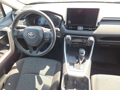Used 2025 Toyota RAV4 XLE AWD/4WD image 30
