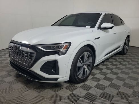 Used 2024 Audi Q8 e-tron Premium Plus w/ Premium Plus Package AWD/4WD image 3
