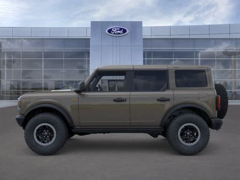 New 2026 Ford Bronco Badlands w/ Sasquatch Package AWD/4WD image 3