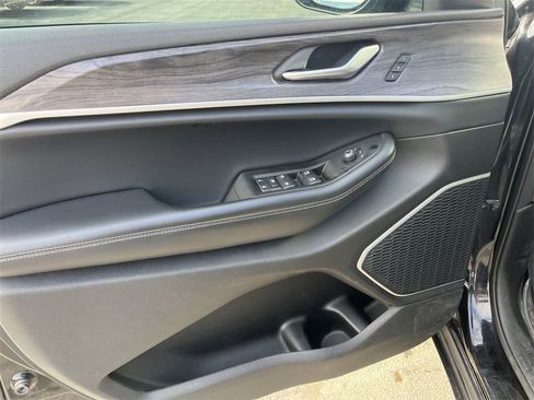 Used 2021 Jeep Grand Cherokee L Limited image 21