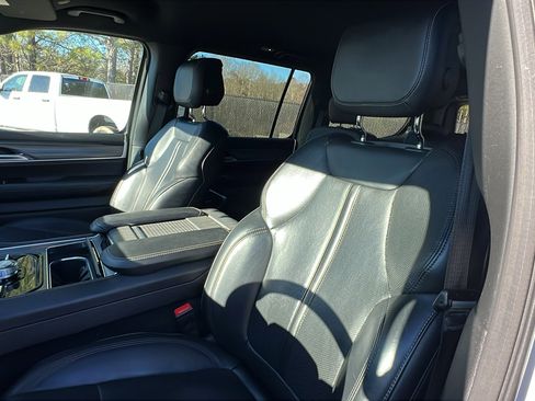 Used 2024 Jeep Wagoneer Series III image 18