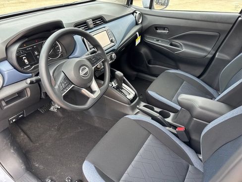 New 2025 Nissan Versa SV w/ Trunk Package FWD image 7