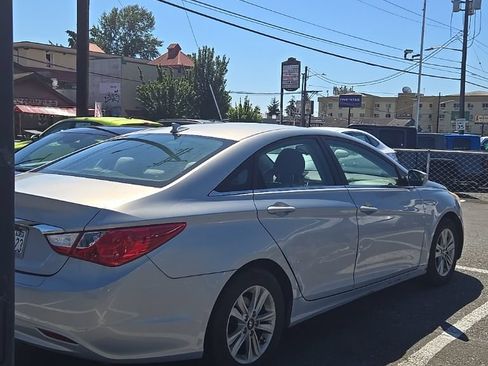 Used 2012 Hyundai Sonata GLS w/ Popular Equipment Pkg FWD image 8