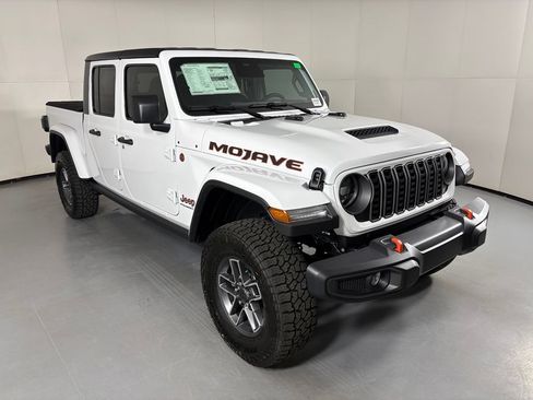 New 2026 Jeep Gladiator Mojave w/ Dual Top Group AWD/4WD image 2