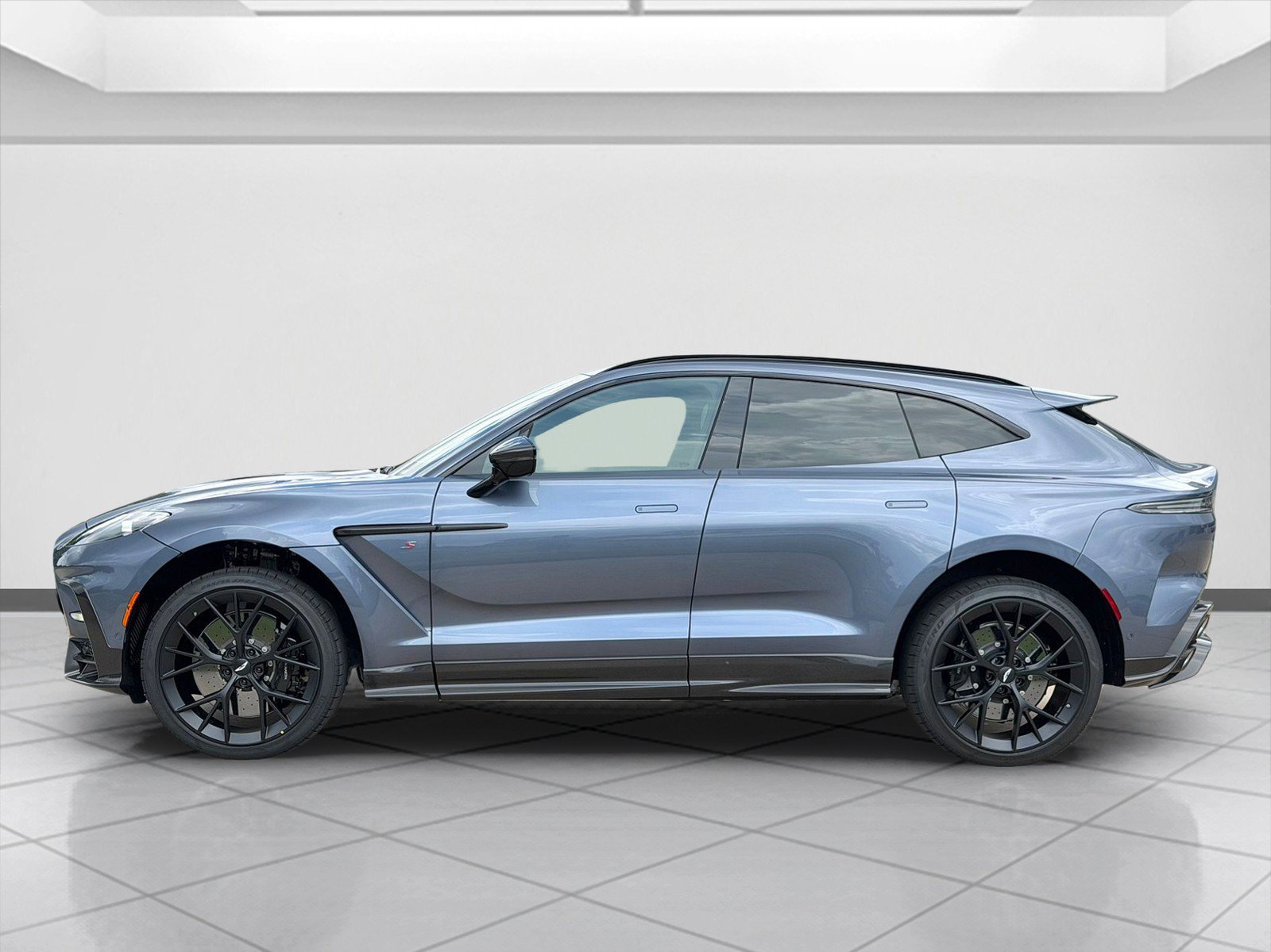 New 2026 Aston Martin DBX S AWD/4WD image 8