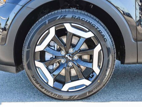 Used 2025 Kia Telluride S FWD image 11