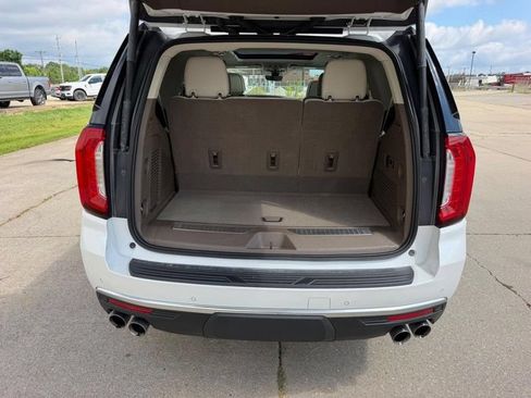 Used 2021 GMC Yukon Denali w/ Denali Premium Package AWD/4WD image 5