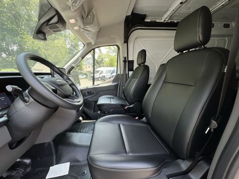 New 2026 Ford Transit 250 148 Medium Roof RWD image 13
