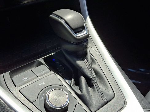 Certified 2022 Toyota RAV4 XLE Premium AWD/4WD image 16