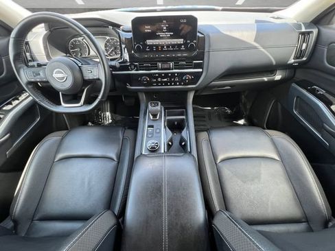 Used 2025 Nissan Pathfinder SL AWD/4WD image 20