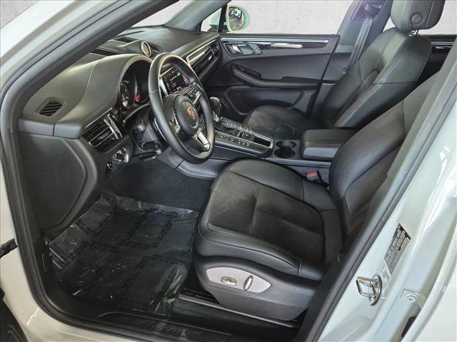 Used 2019 Porsche Macan AWD/4WD image 17